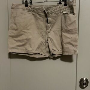 St. John's Bay Women's Beige Shorts